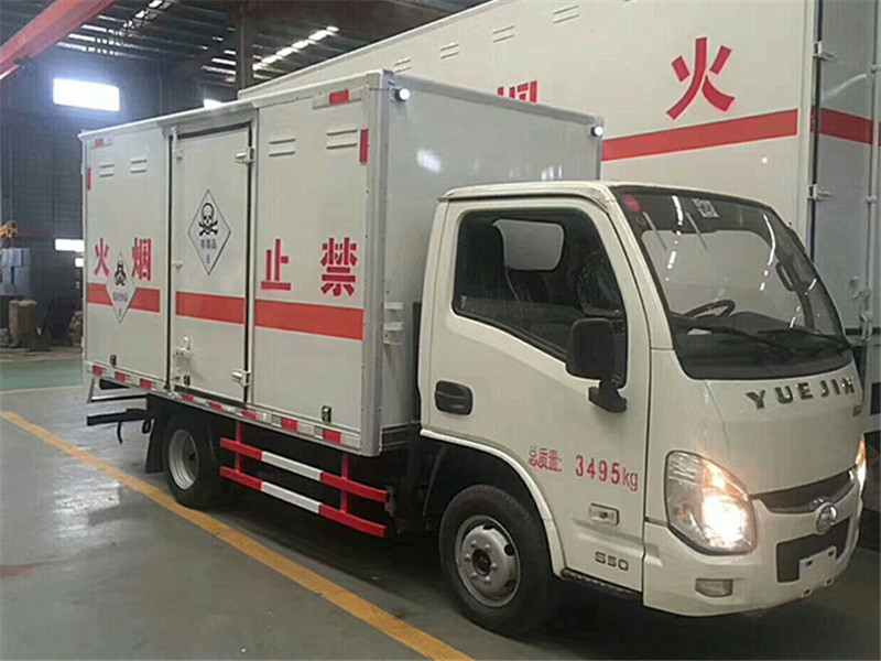 躍進3.3米柴油（藍(lán)牌）毒性感染性廂式車