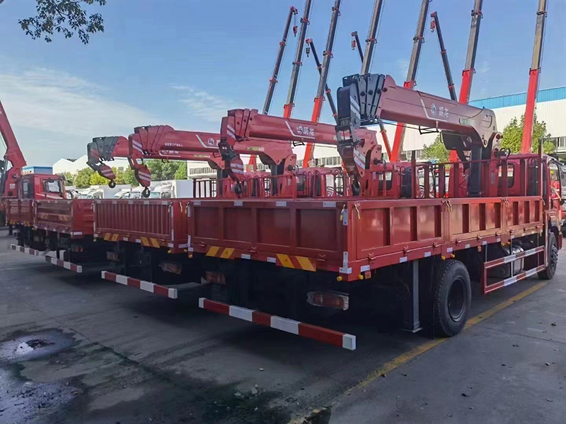 DFV5161JSQGP6D東風(fēng)D1單橋隨車(chē)吊